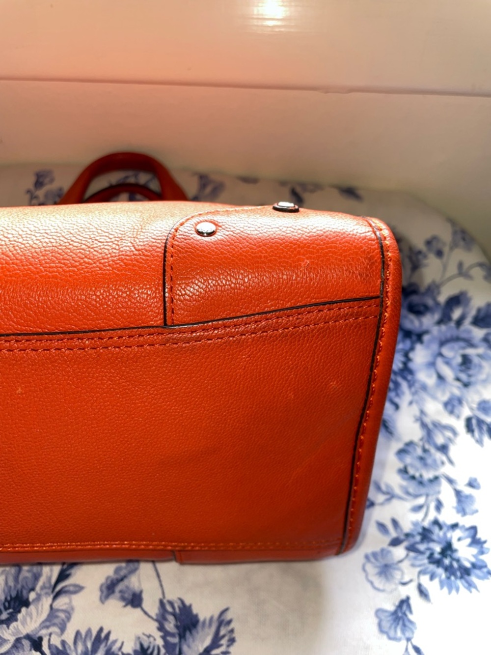 COACH RHYDER 24 IN VERMILLION LEATHER-PERFECT COLOR FOR SPRING/SUMMER. - Picture 4 of 16